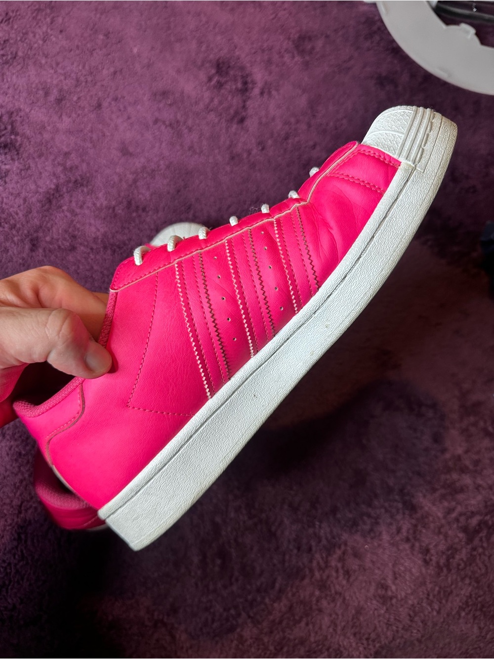 Classic hot pink shell toe Adidas sz 10 very nice!